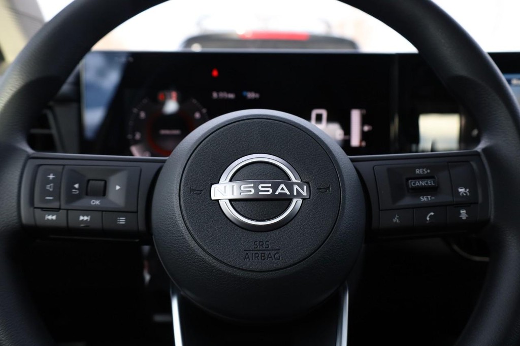 Nissan Kicks Vehicle Image 09