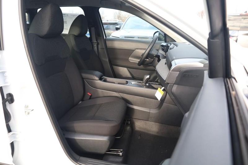 Nissan Kicks Vehicle Image 24