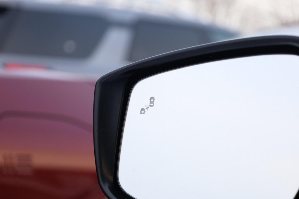 Nissan Versa Vehicle Image 17