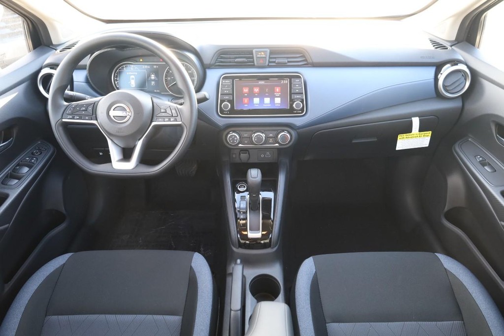 Nissan Versa Vehicle Image 21