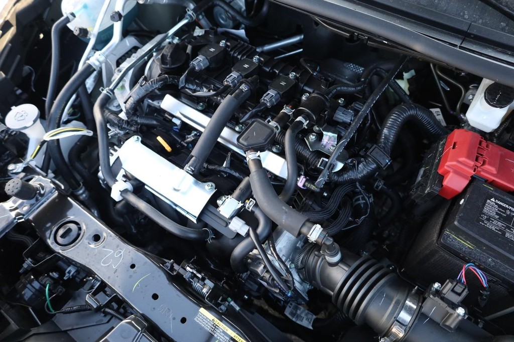 Nissan Versa Vehicle Image 24