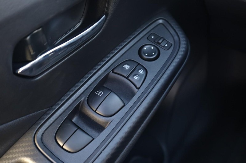 Nissan Versa Vehicle Image 17