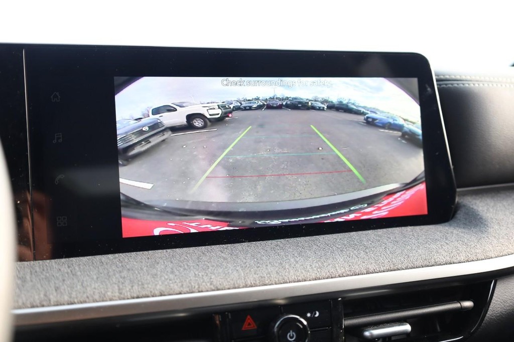 Nissan Kicks Vehicle Image 12