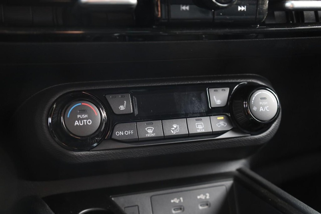 Nissan Kicks Vehicle Image 14