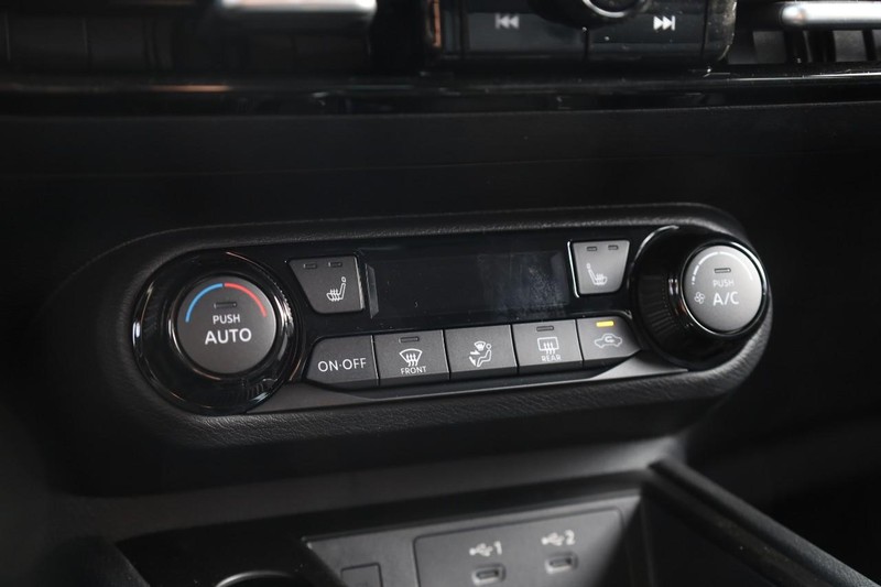 Nissan Kicks Vehicle Image 14