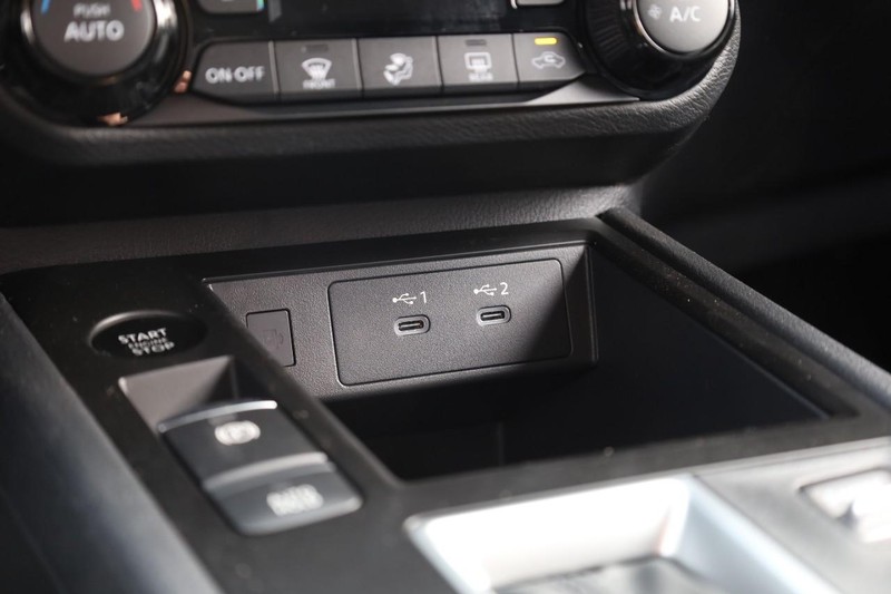 Nissan Kicks Vehicle Image 15