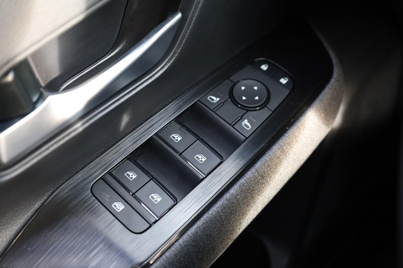 Nissan Kicks Vehicle Image 18