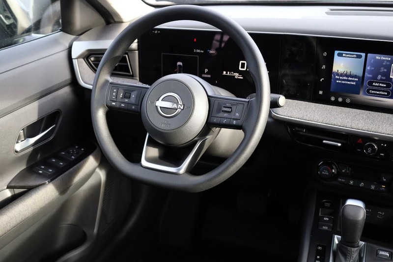 Nissan Kicks Vehicle Image 22