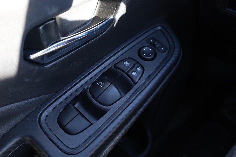 Nissan Versa Vehicle Image 17