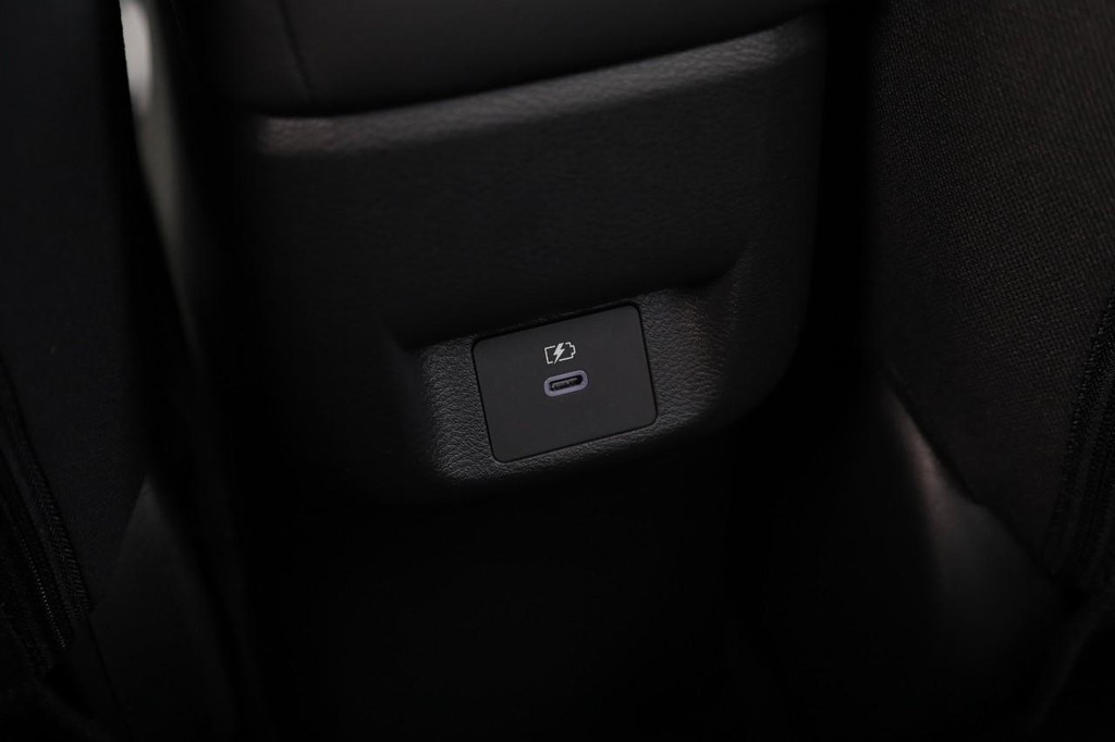 Nissan Versa Vehicle Image 20