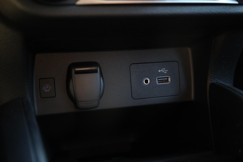 Nissan Versa Vehicle Image 14