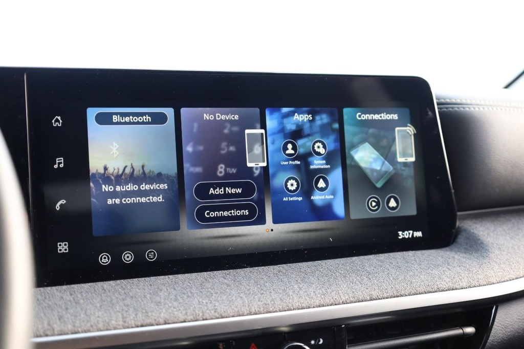 Nissan Kicks Vehicle Image 11