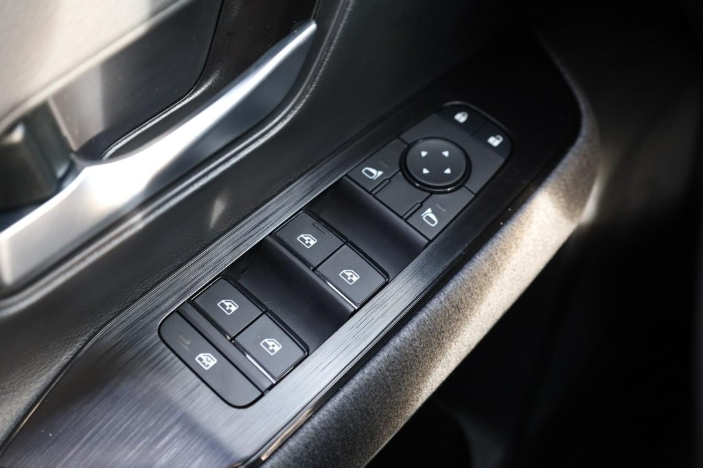 Nissan Kicks Vehicle Image 18