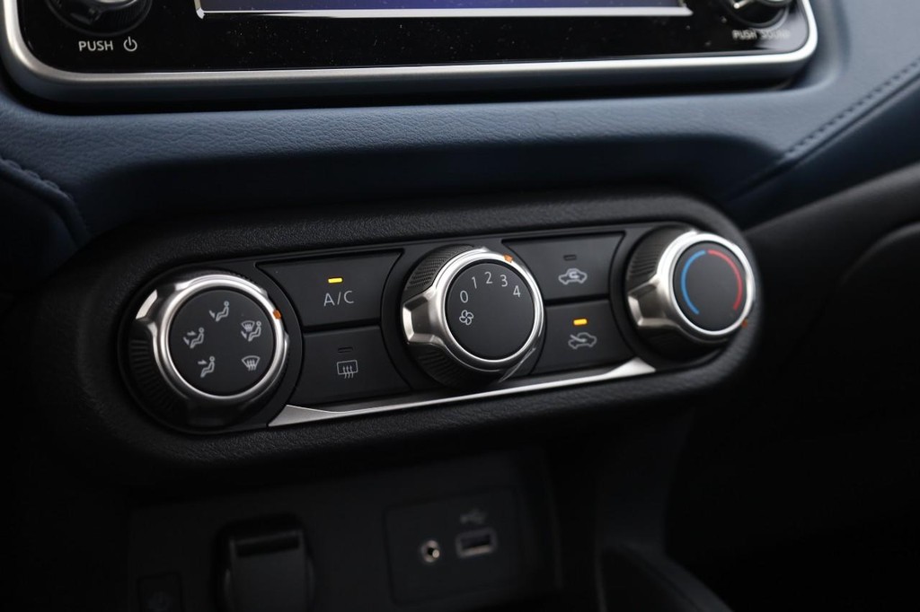 Nissan Versa Vehicle Image 13