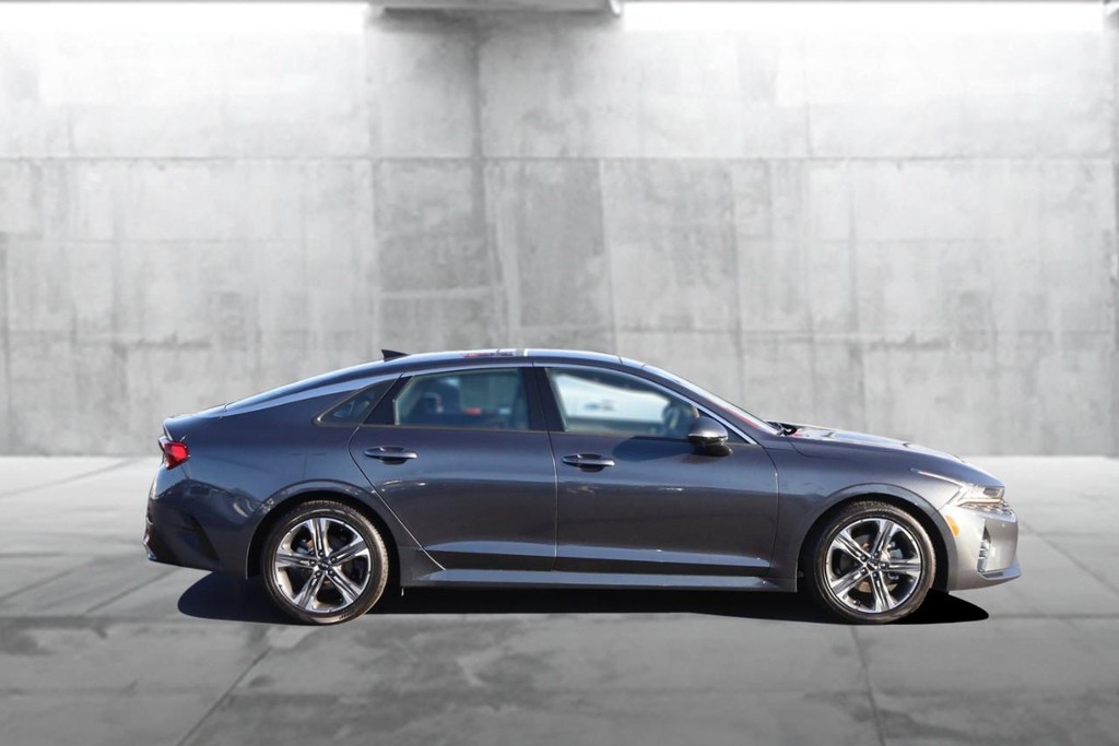 Kia K5 Vehicle Image 05