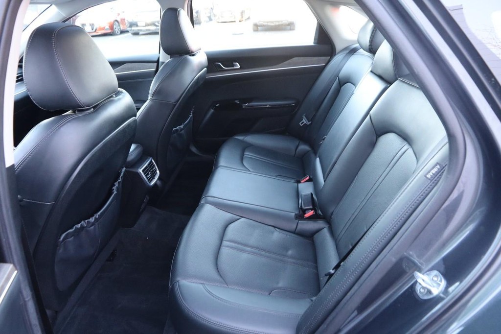 Kia K5 Vehicle Image 11