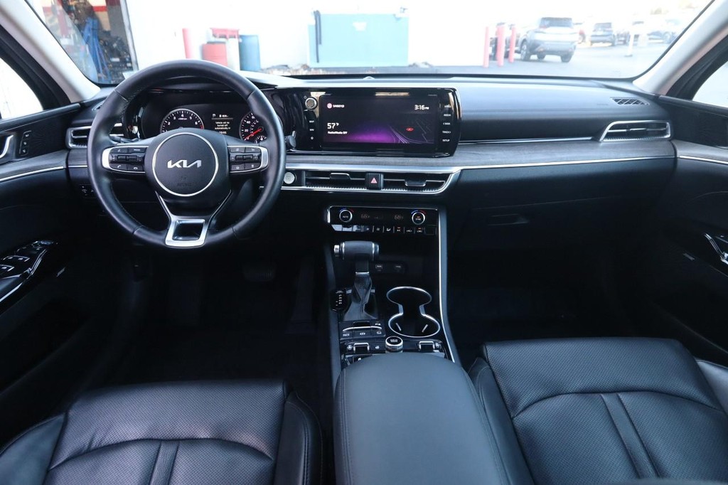 Kia K5 Vehicle Image 23