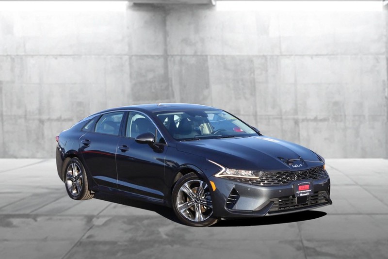 Kia K5 Vehicle Full-screen Gallery Image 2