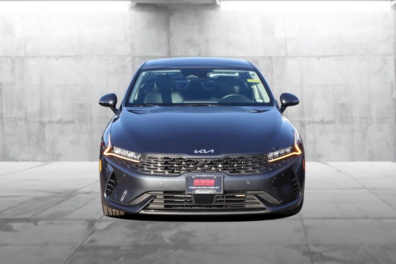 Kia K5 Vehicle Full-screen Gallery Image 4