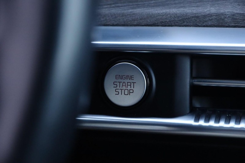 Kia K5 Vehicle Full-screen Gallery Image 16