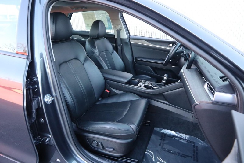 Kia K5 Vehicle Full-screen Gallery Image 28