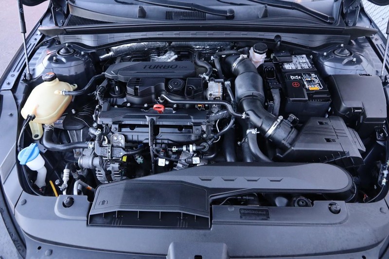 Kia K5 Vehicle Full-screen Gallery Image 29