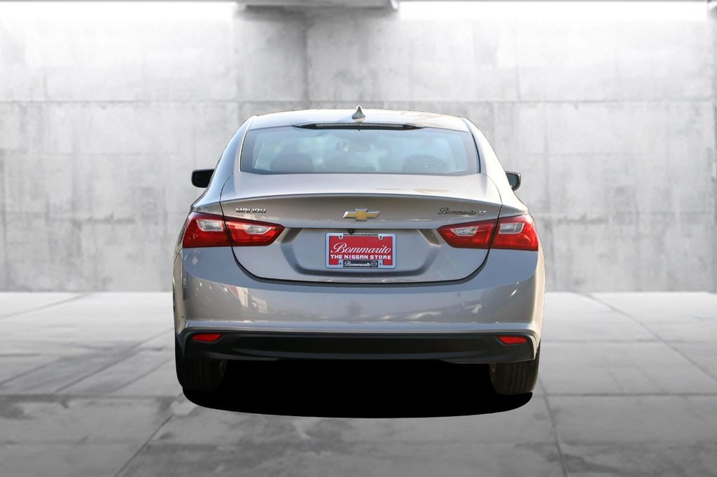 Chevrolet Malibu Vehicle Image 06