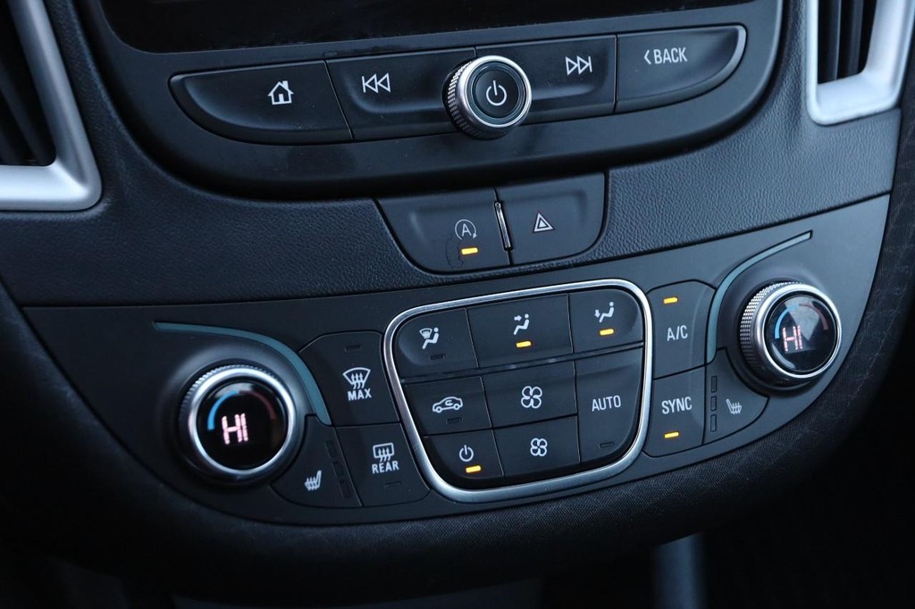 Chevrolet Malibu Vehicle Image 17