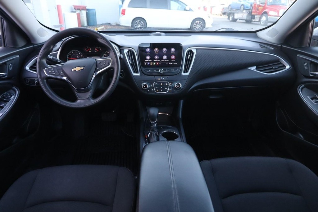 Chevrolet Malibu Vehicle Image 20