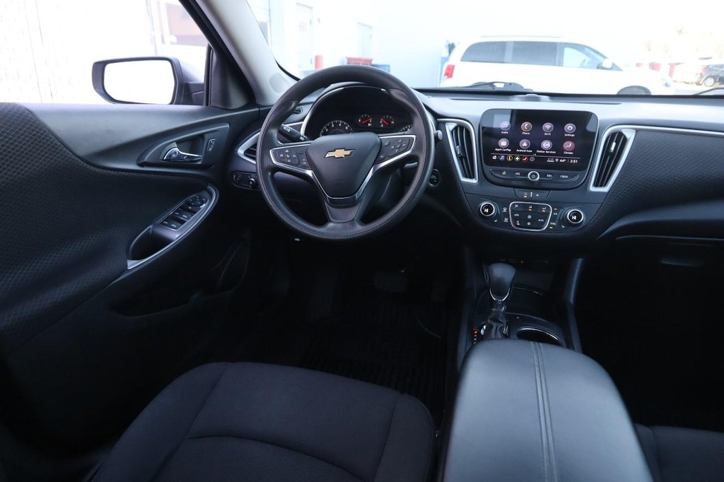 Chevrolet Malibu Vehicle Image 21