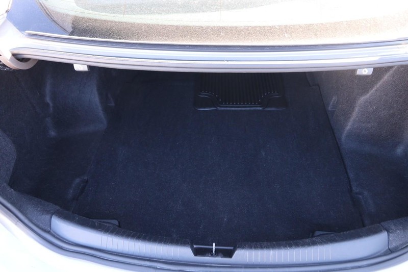 Chevrolet Malibu Vehicle Full-screen Gallery Image 7