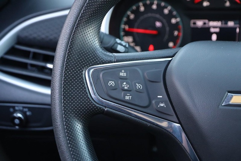 Chevrolet Malibu Vehicle Full-screen Gallery Image 11