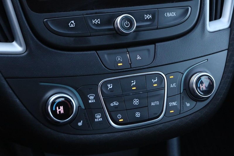 Chevrolet Malibu Vehicle Full-screen Gallery Image 17