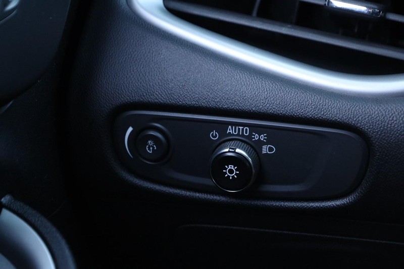 Chevrolet Malibu Vehicle Full-screen Gallery Image 19