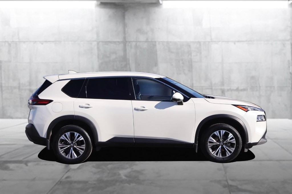 Nissan Rogue Vehicle Image 05
