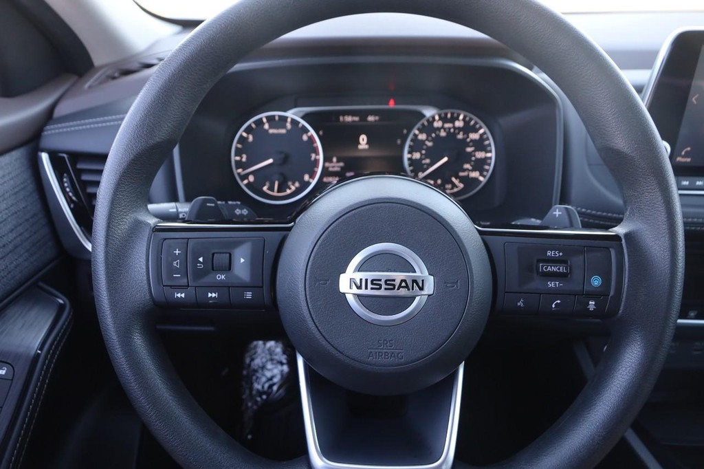Nissan Rogue Vehicle Image 10