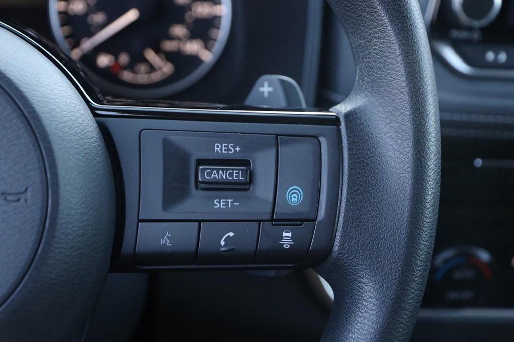 Nissan Rogue Vehicle Image 12