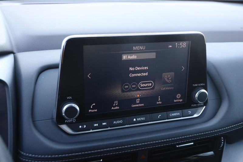 Nissan Rogue Vehicle Image 15