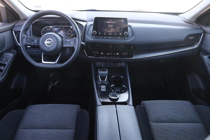 Nissan Rogue Vehicle Image 19