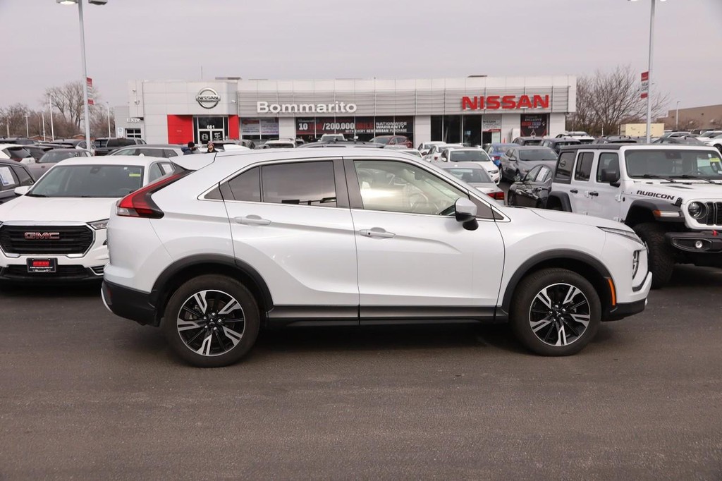 Mitsubishi Eclipse Cross Vehicle Full-screen Gallery Image 5