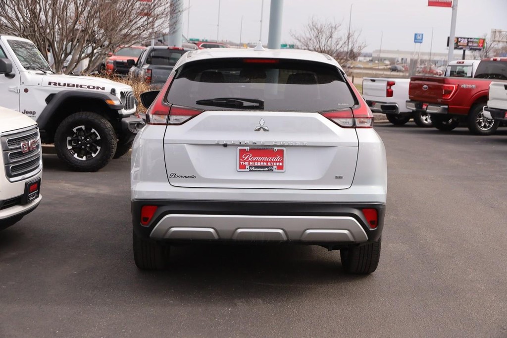 Mitsubishi Eclipse Cross Vehicle Full-screen Gallery Image 6