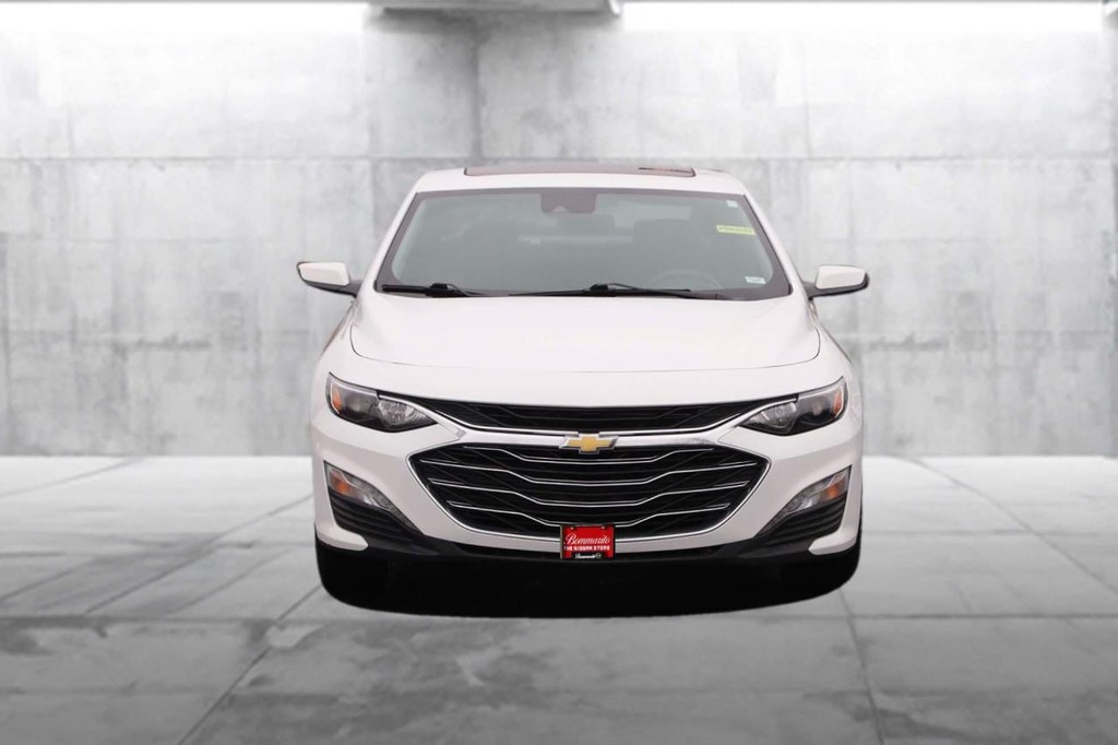 Chevrolet Malibu Vehicle Full-screen Gallery Image 04