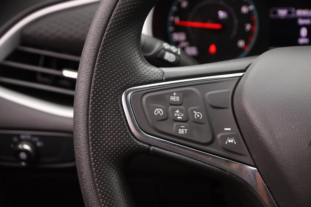 Chevrolet Malibu Vehicle Full-screen Gallery Image 12