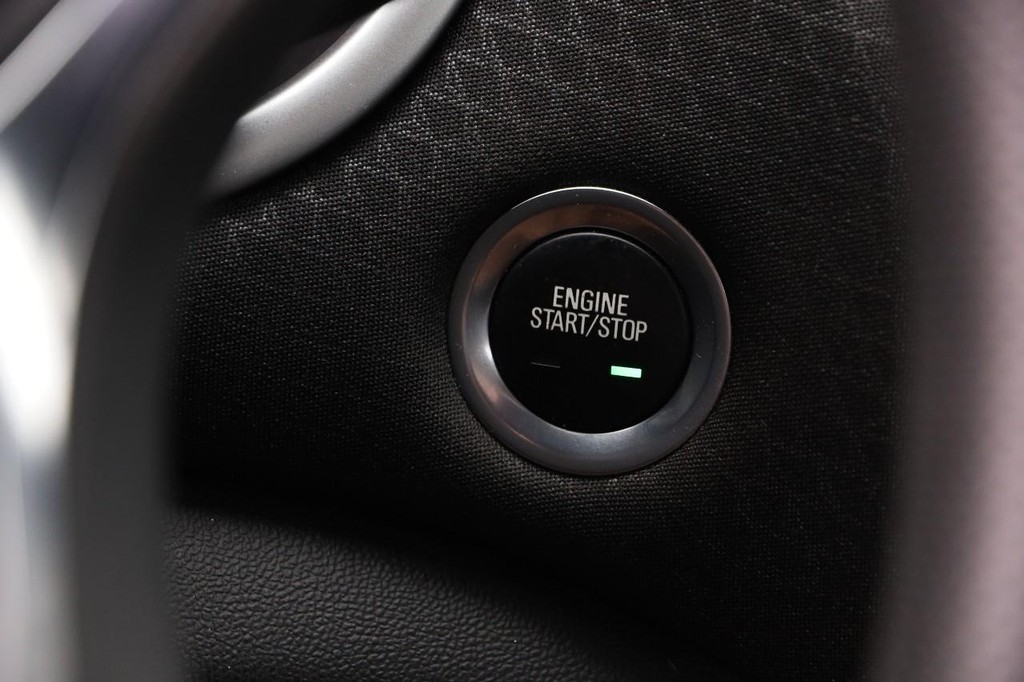 Chevrolet Malibu Vehicle Full-screen Gallery Image 15