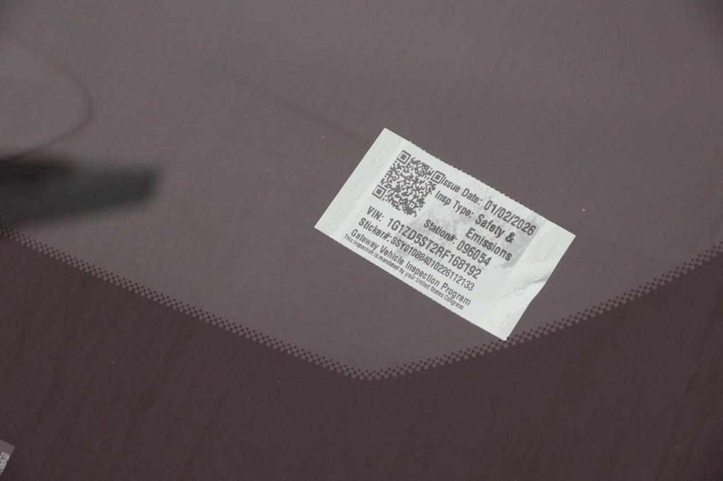 Chevrolet Malibu Vehicle Full-screen Gallery Image 28