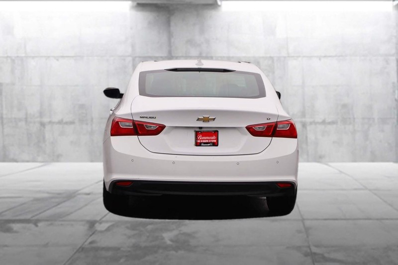 Chevrolet Malibu Vehicle Image 06