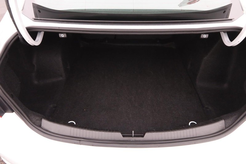 Chevrolet Malibu Vehicle Image 07