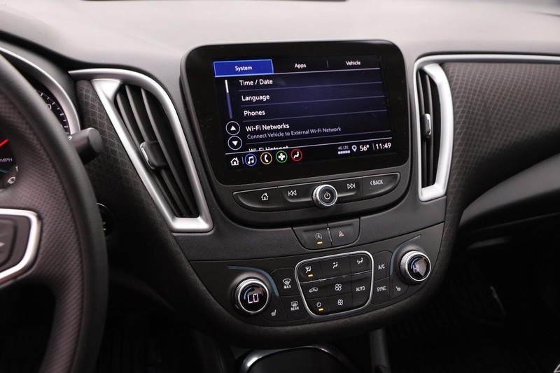 Chevrolet Malibu Vehicle Image 16