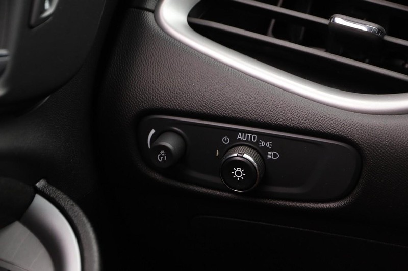 Chevrolet Malibu Vehicle Image 19