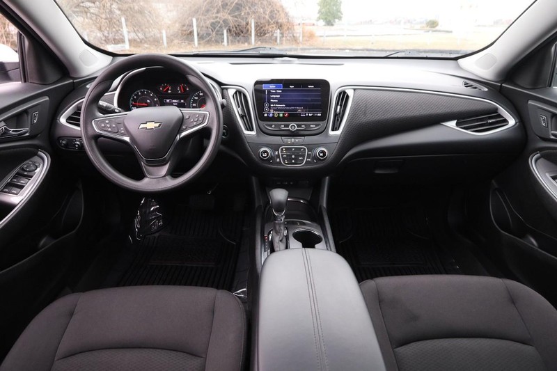 Chevrolet Malibu Vehicle Image 20